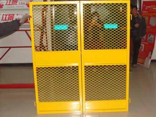 施工電梯門案例